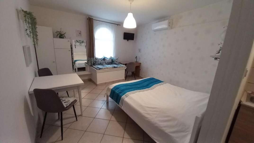 Fortuna Apartman Mini Eger Buitenkant foto